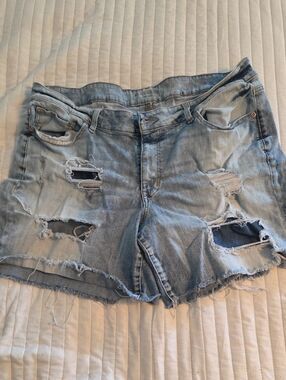 Maurices Light Blue Distressed Denim Shorts Sz 22w